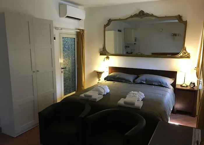 M9 Pantheon Attic 10 Roma