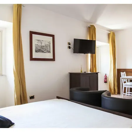 Apartment M9 Pantheon Attic 10 *