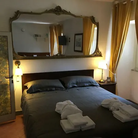 M9 Pantheon Attic 10 Apartamento *