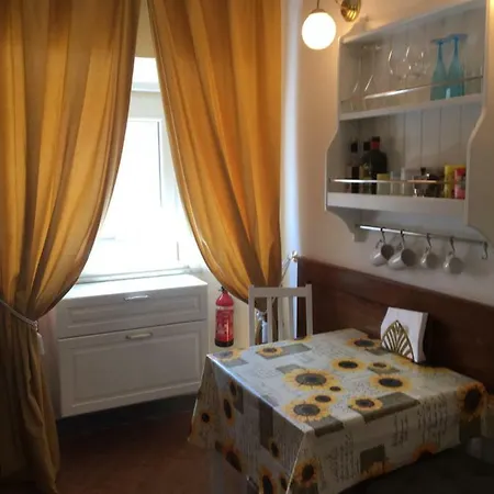 M9 Pantheon Attic 10 * Rome